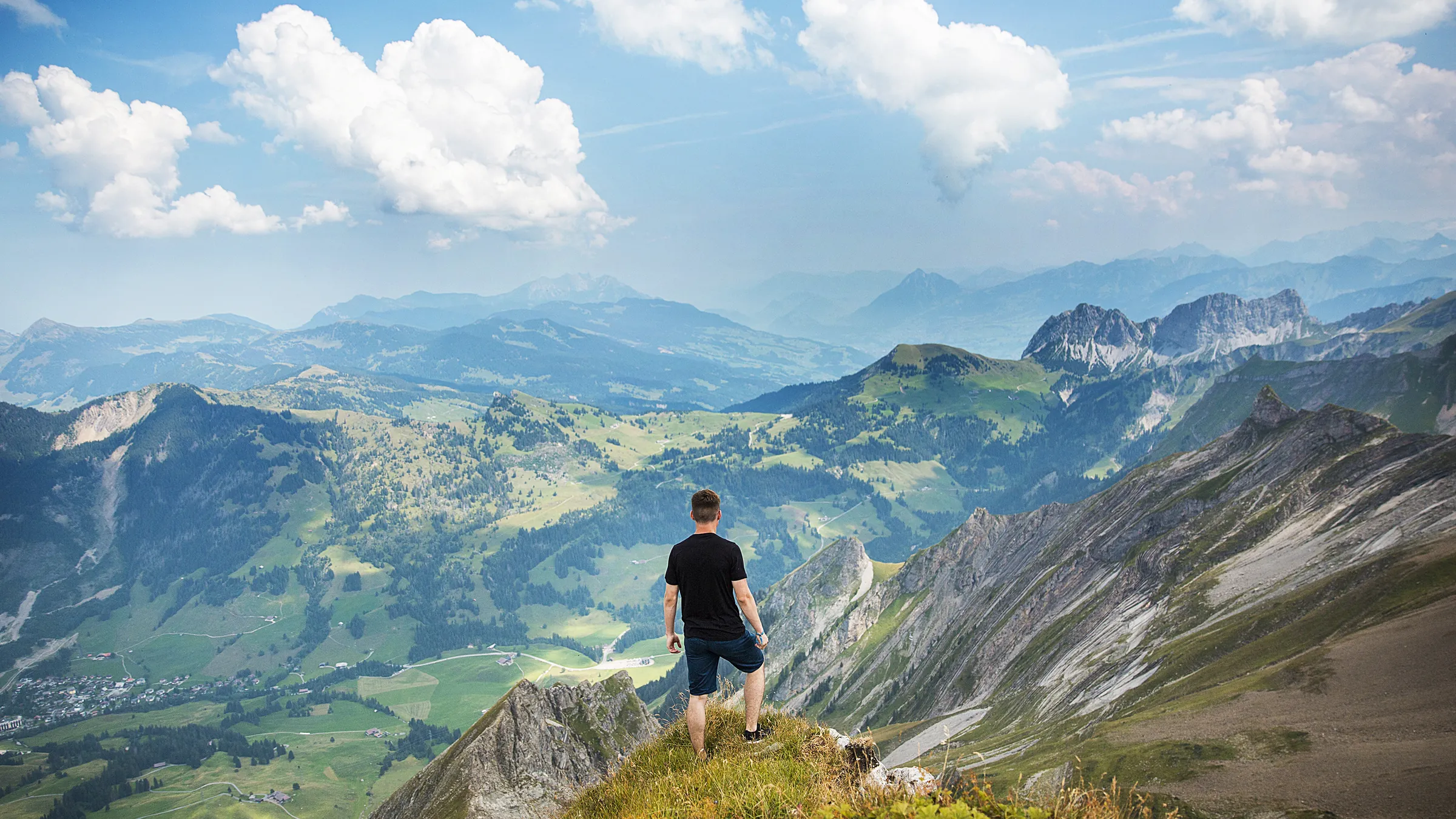 Blick über die Berge bei Interlaken
